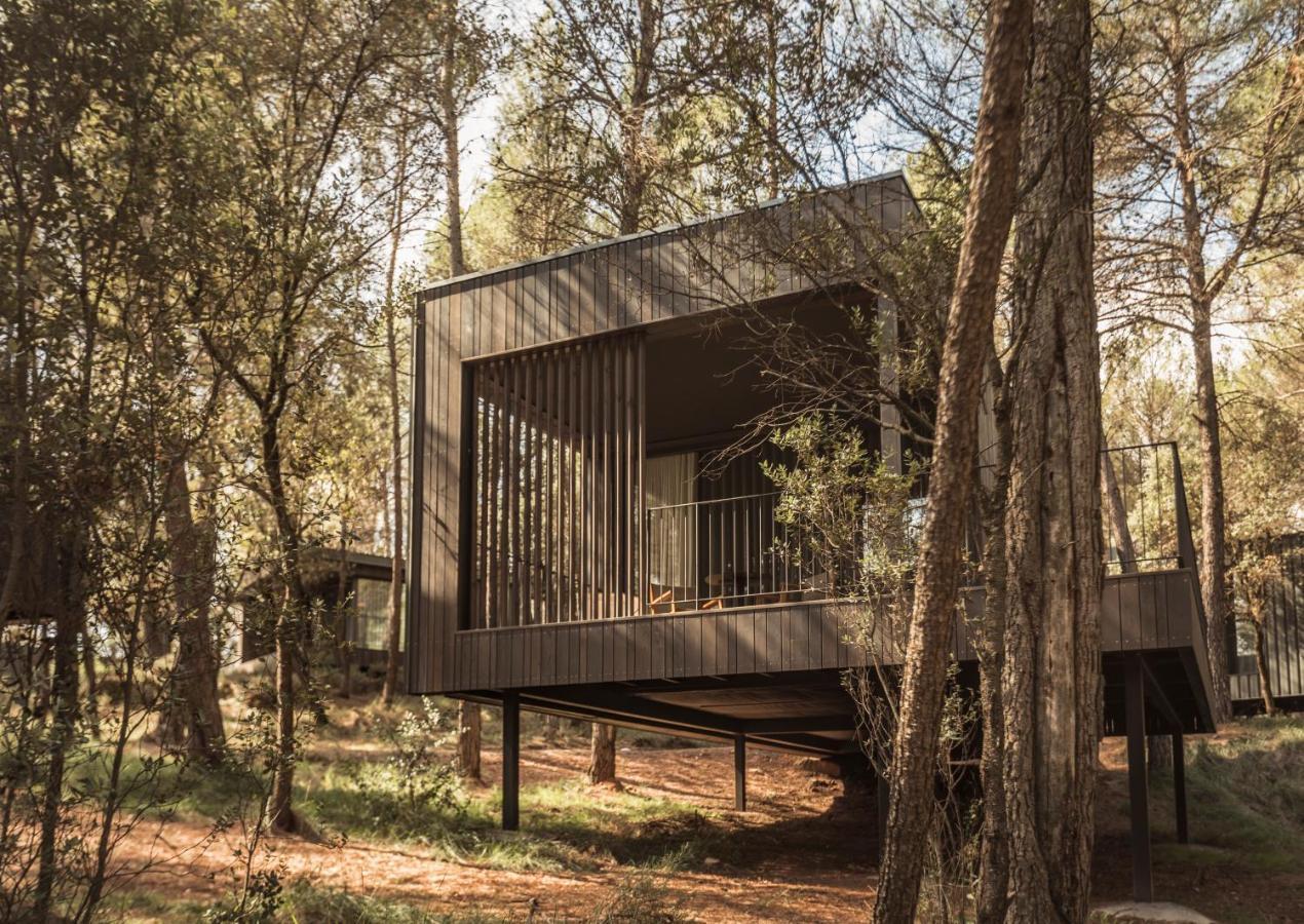 Les Cabanes De L'Oller Del Mas Manresa Exterior foto