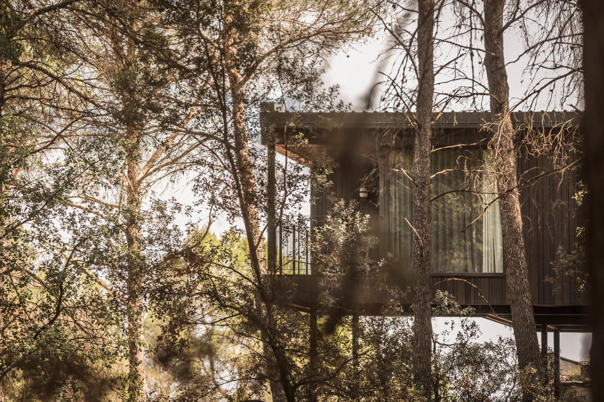 Les Cabanes De L'Oller Del Mas Manresa Exterior foto